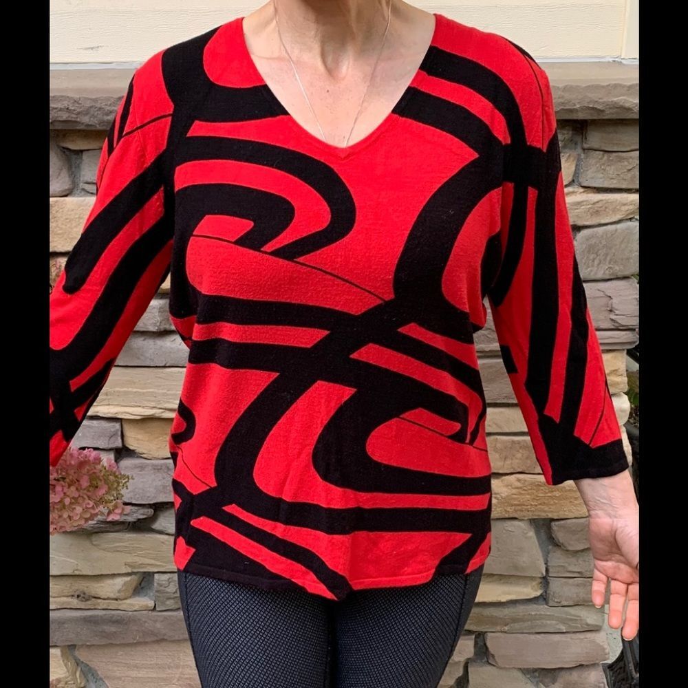 Kaktus red & black swivel pattern long-sleeved v-neck sweater, Size Large